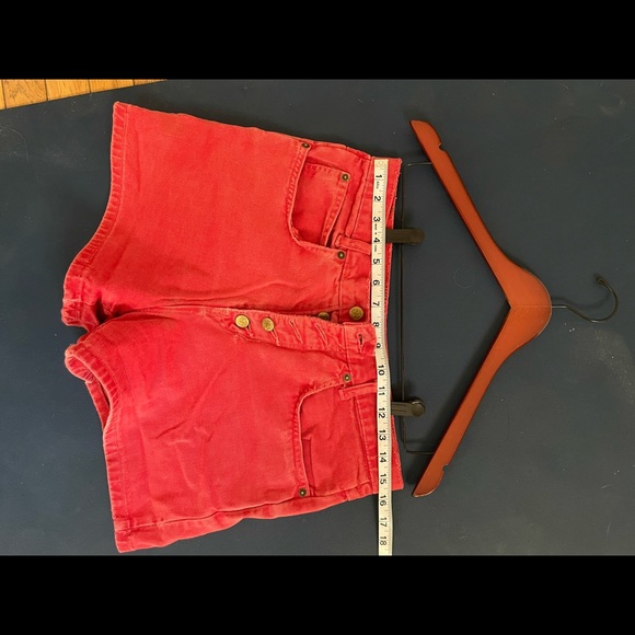 Vintage red denim high waisted shorts - Picture 3 of 4